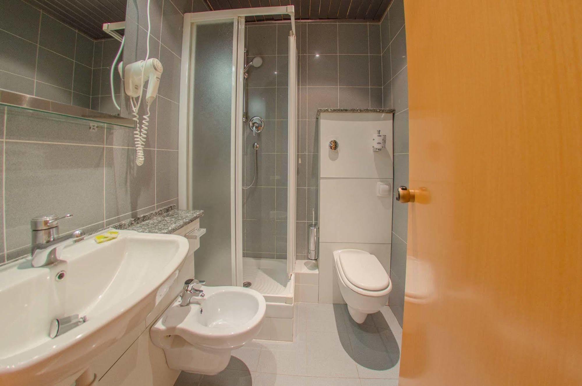 Residenza Adelaide Aparthotel Finale Ligure Luaran gambar